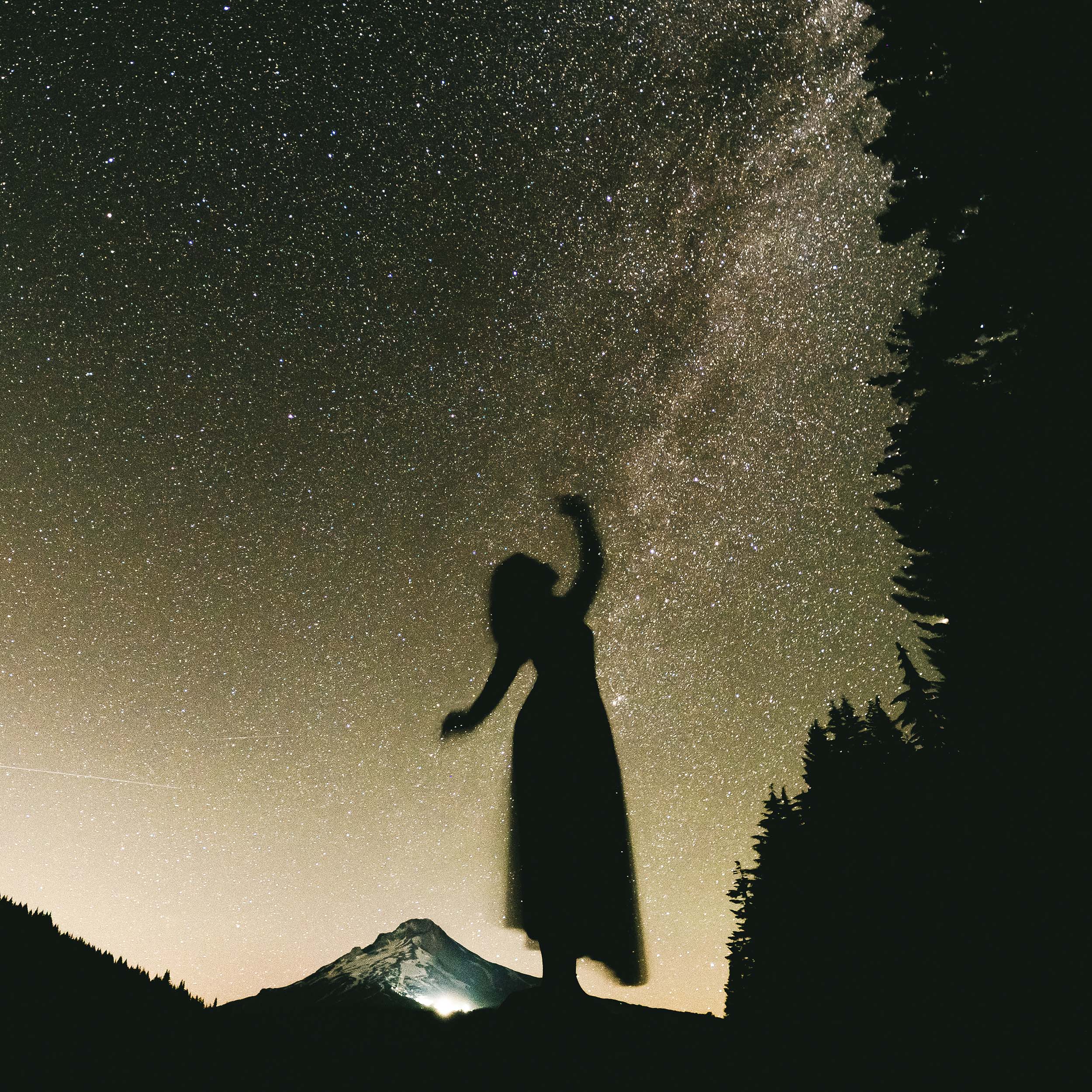 Stargazing by Mt. Hood and shooting portraits with the starry sky